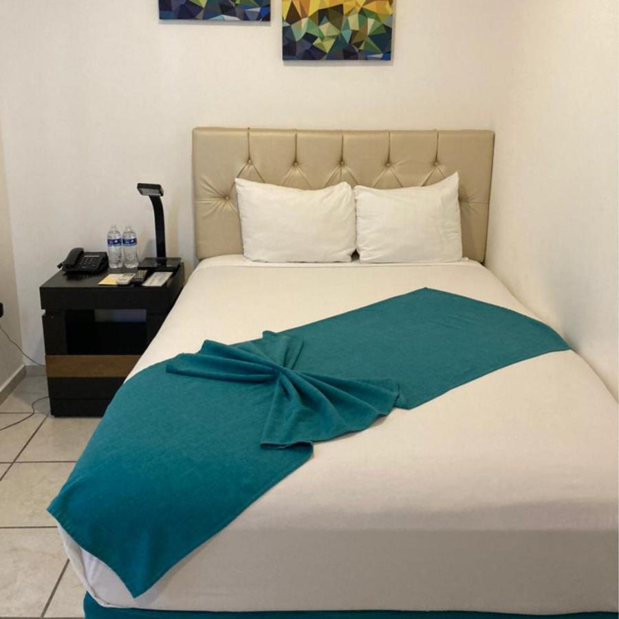 Container Inn Hotel Aeropuerto Puerto Vallarta Ngoại thất bức ảnh