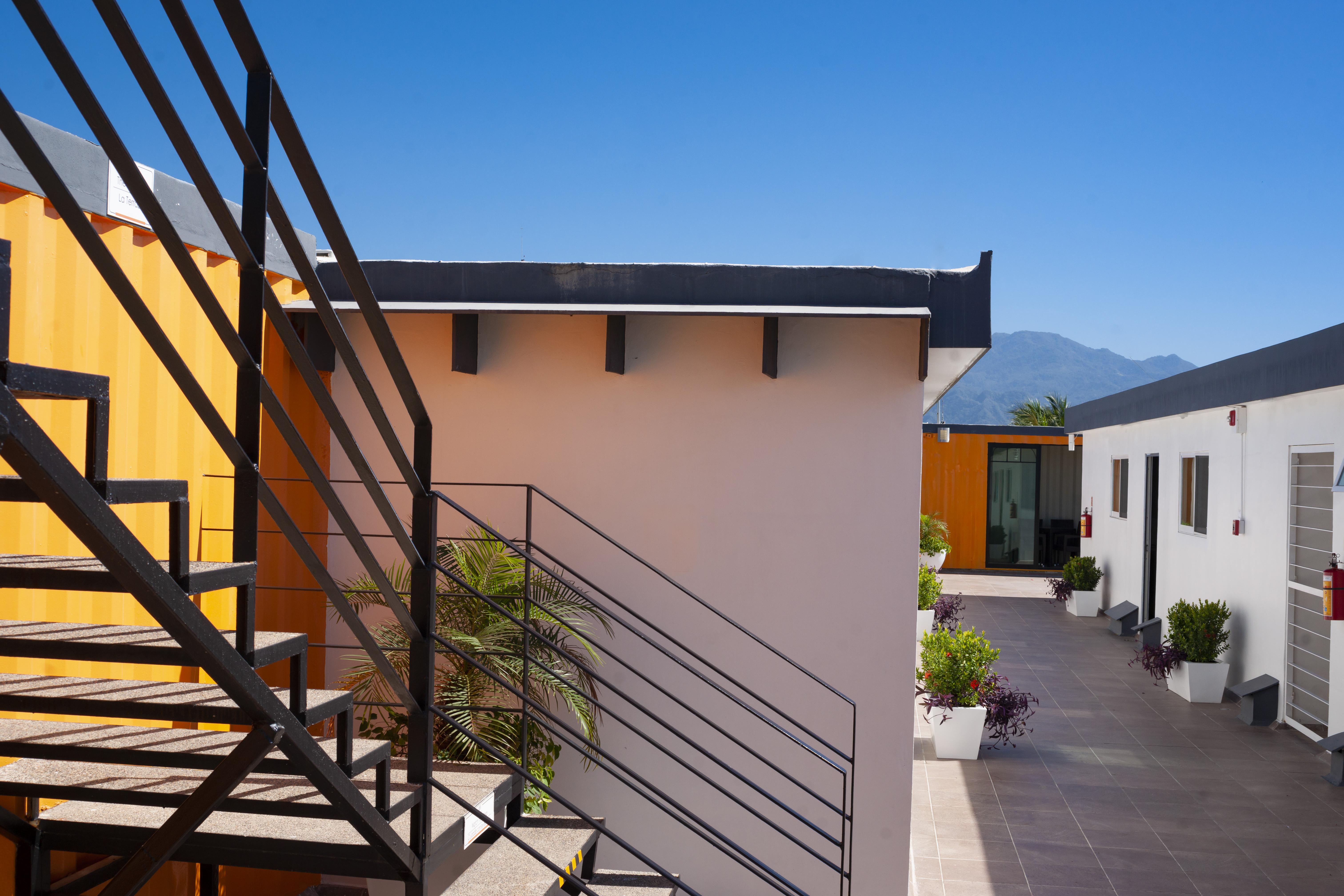 Container Inn Hotel Aeropuerto Puerto Vallarta Ngoại thất bức ảnh