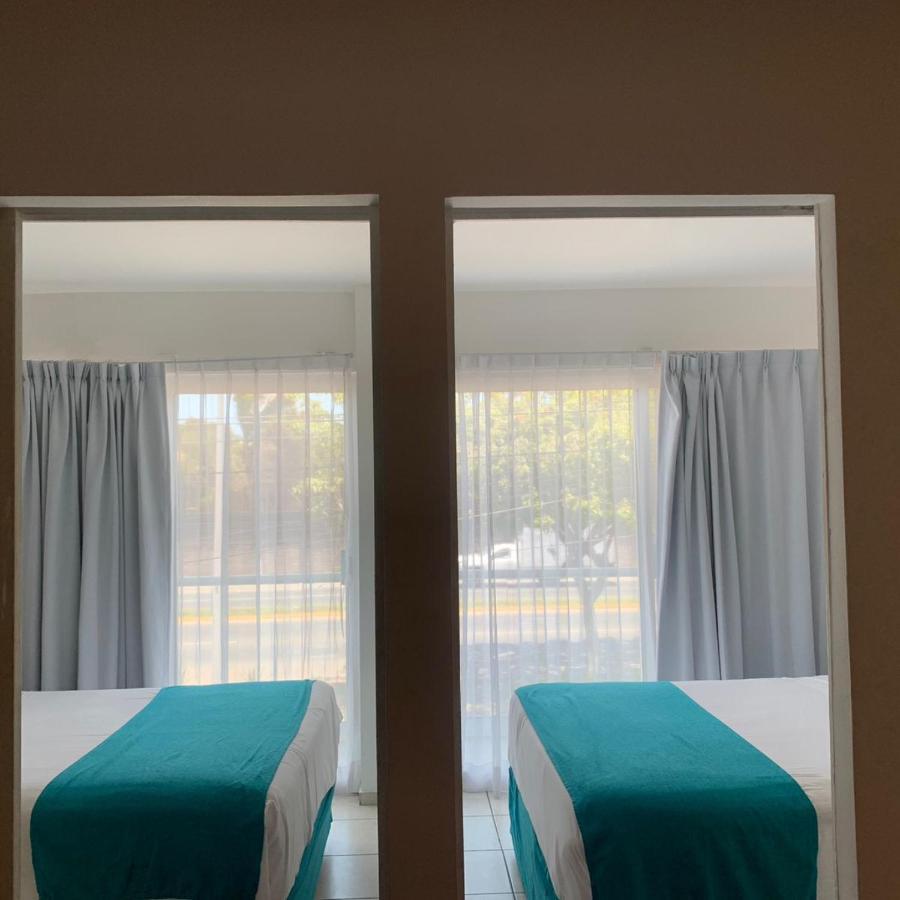 Container Inn Hotel Aeropuerto Puerto Vallarta Ngoại thất bức ảnh